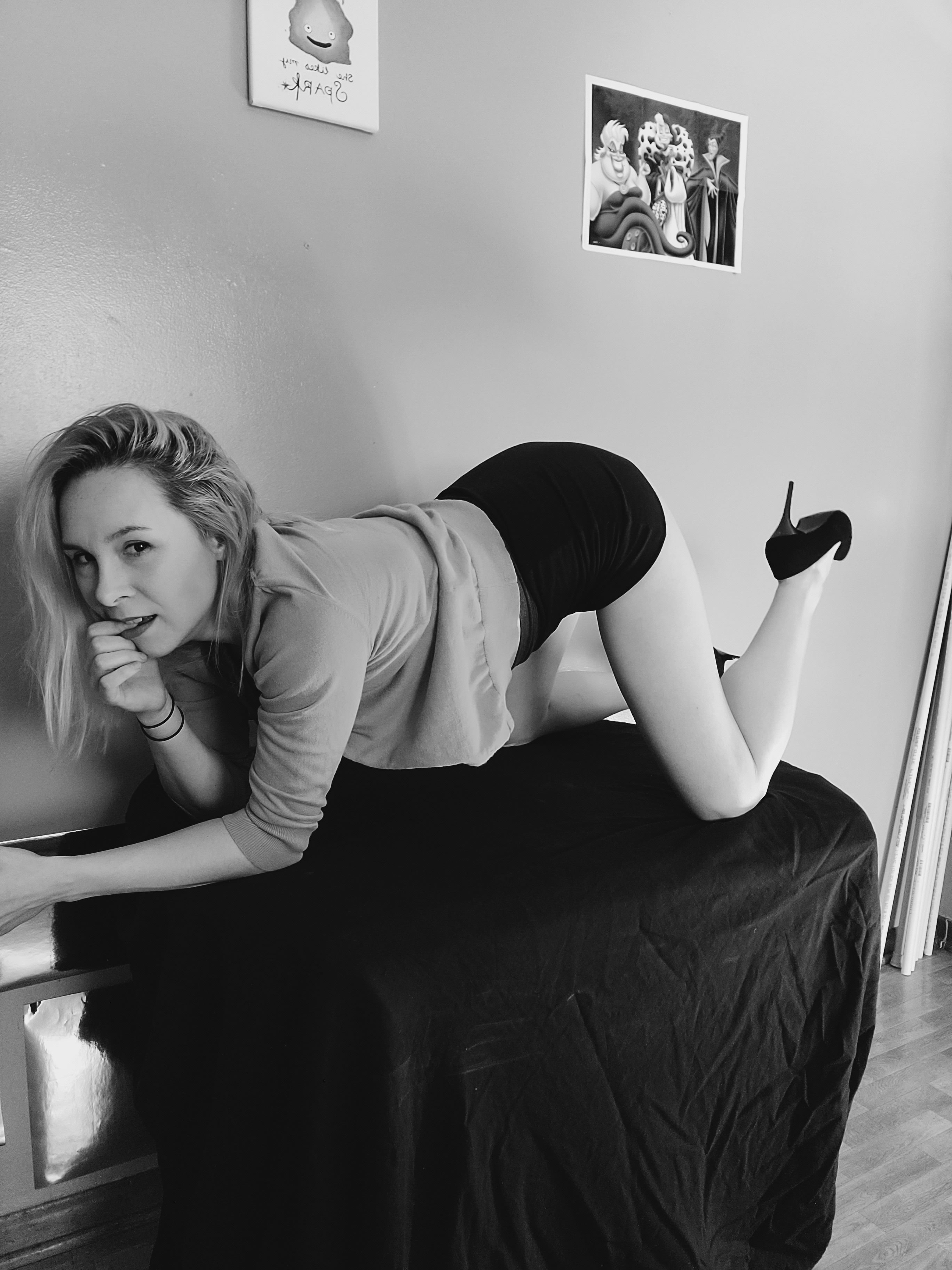 about model image about model image