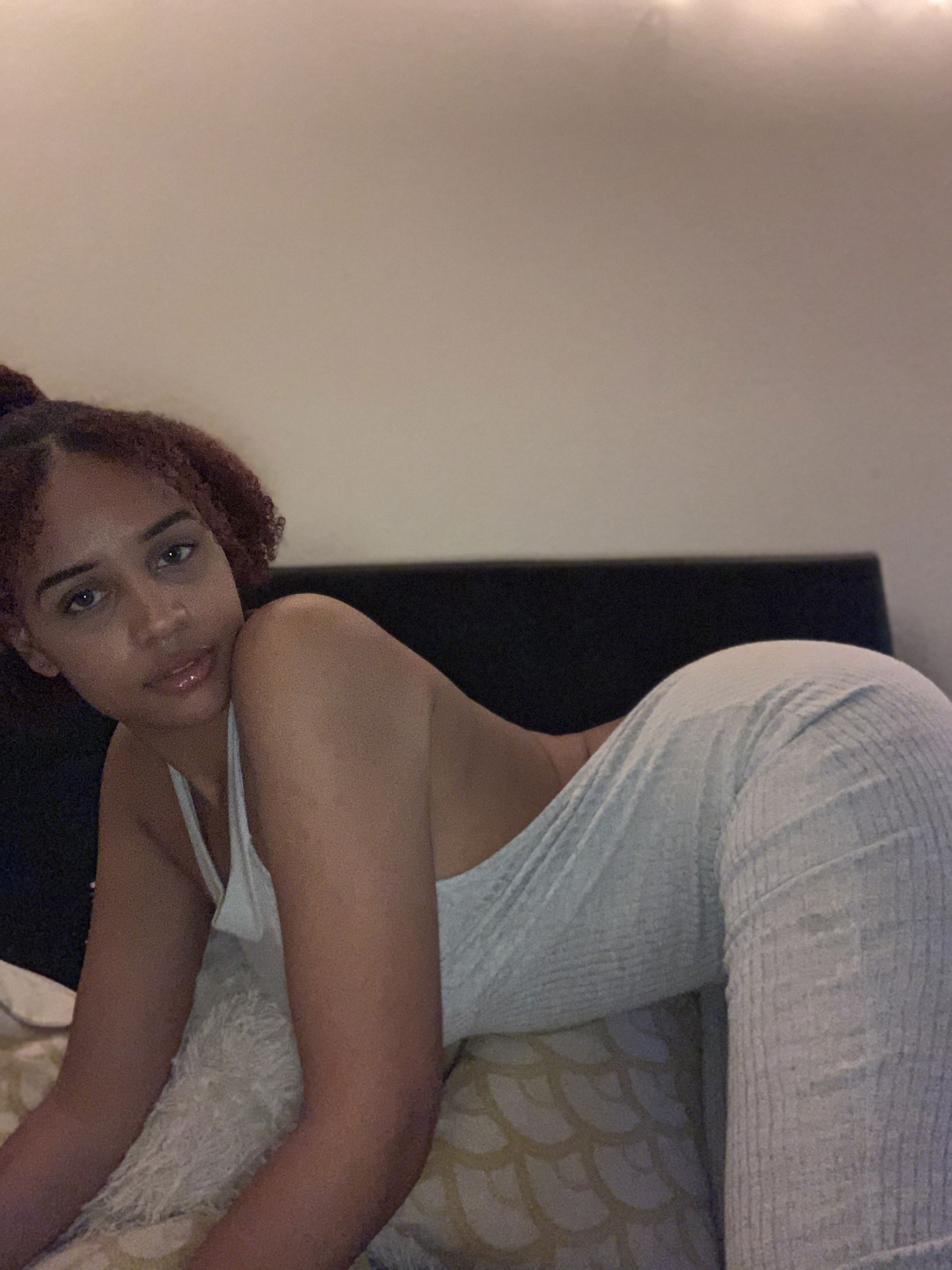 V 🧚🏽‍♀️-photo